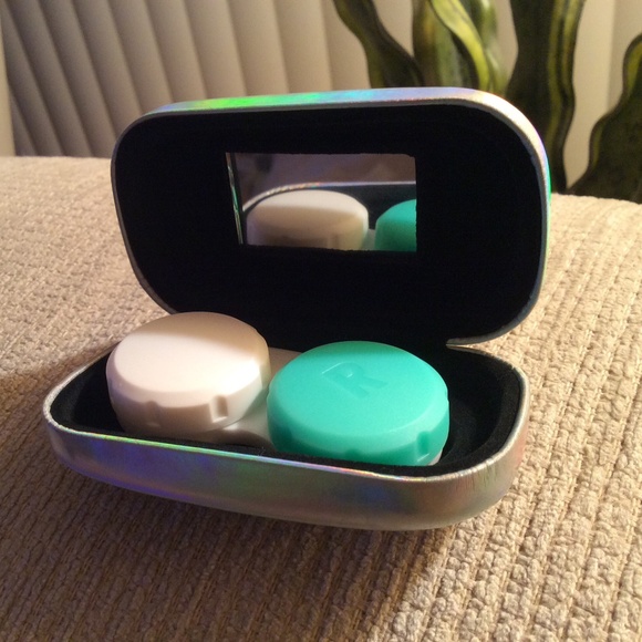Source Unknown Accessories - Silver travel contact case